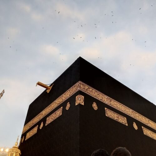Semi Deluxe Umrah Package